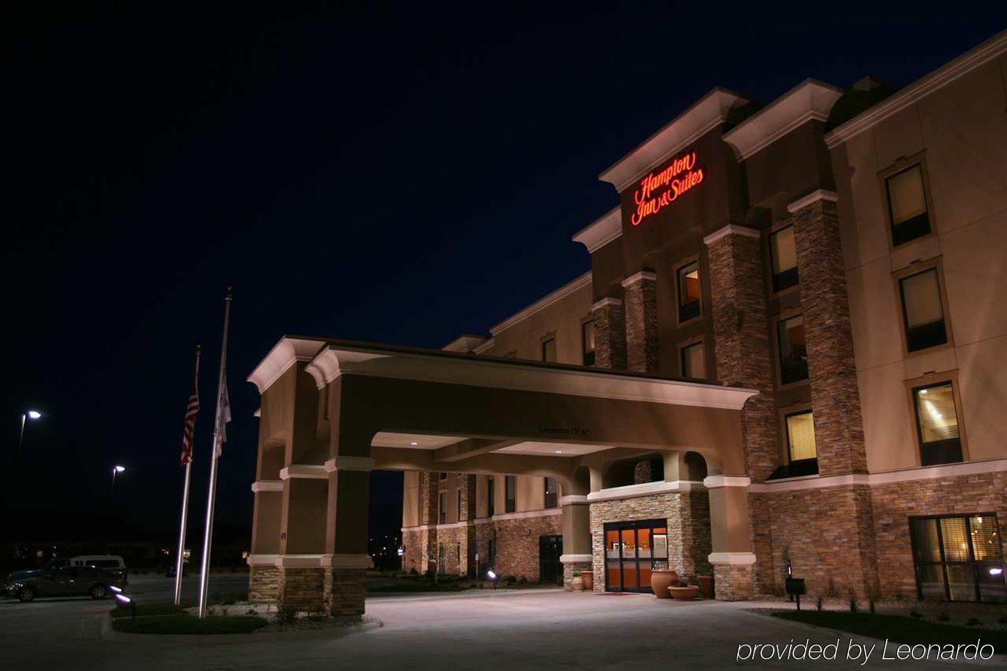Hampton Inn & Suites Fargo Medical Center Exterior foto